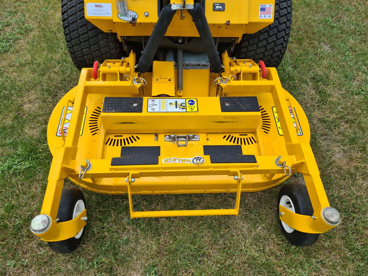 Walker MCGHS zero turn met 2 cilinder vanquard motor.