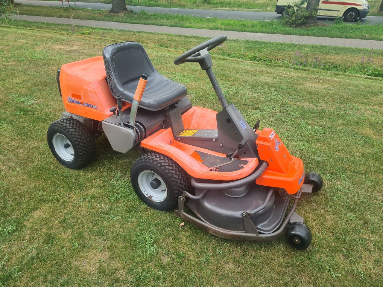 Husqvarna Rider 13 hydrostaat frontmaaier mulch maaier.