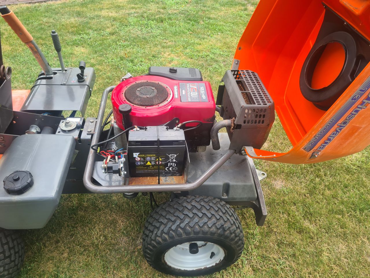 Husqvarna Rider 13 hydrostaat frontmaaier mulch maaier.
