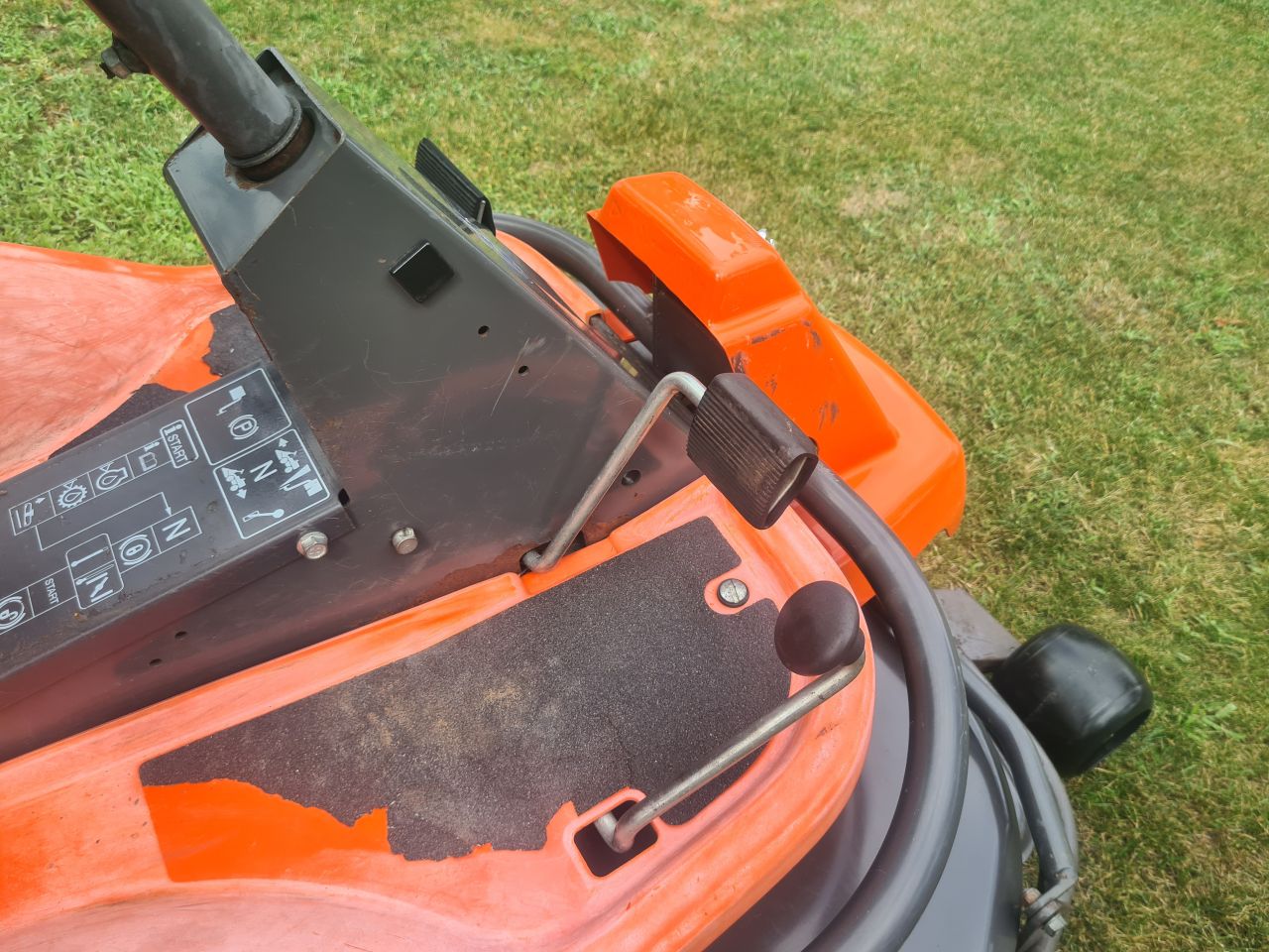 Husqvarna Rider 13 hydrostaat frontmaaier mulch maaier.