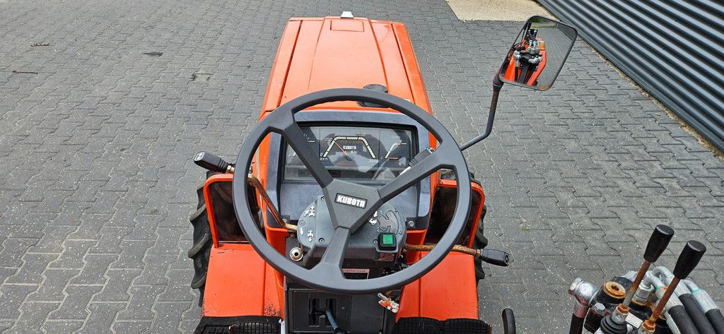 Kubota ZL1 185