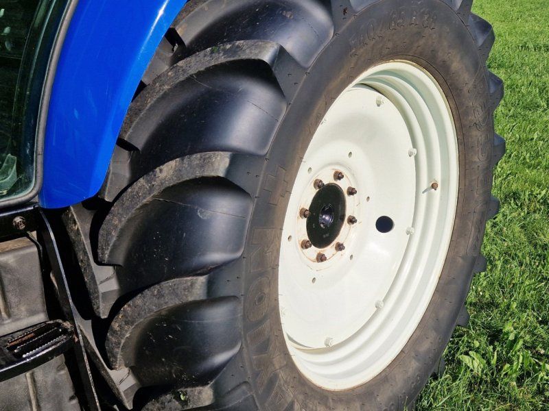 New Holland T 5.105