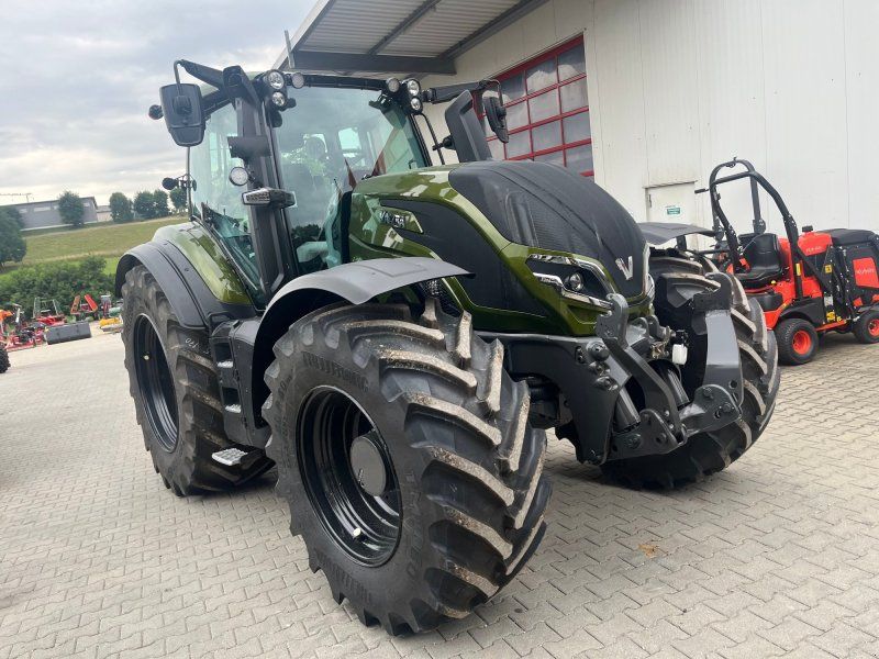 Valtra T215D