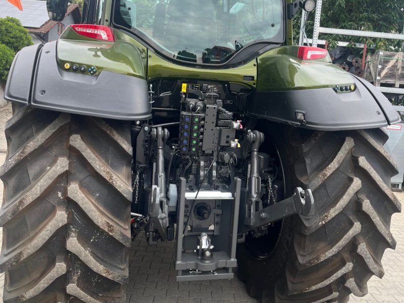 Valtra T215D