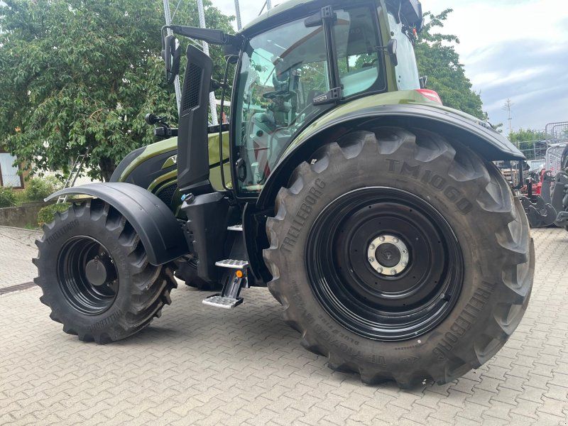 Valtra T215D