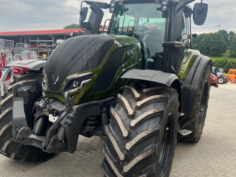 Valtra T215D