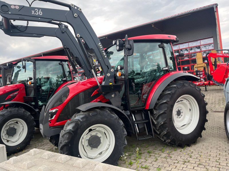 Valtra A85 mit Fl