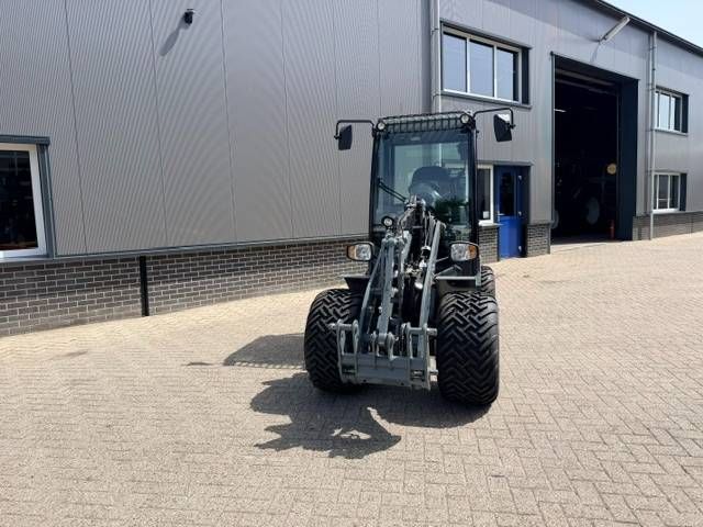 GiANT G2700 HD+ Xtra, cabine, nieuw!
