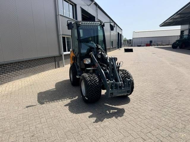 GiANT G2700 HD+ Xtra, cabine, nieuw!