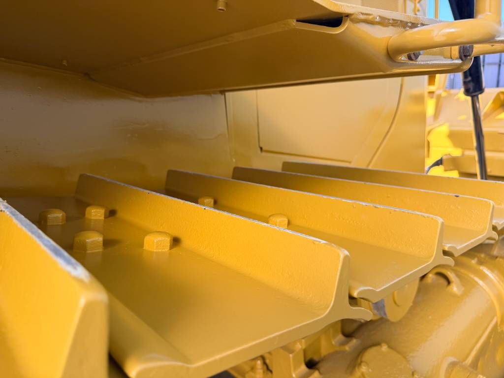 CAT D6T XL