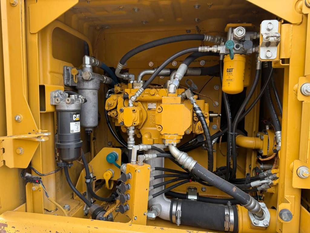 CAT 320E L