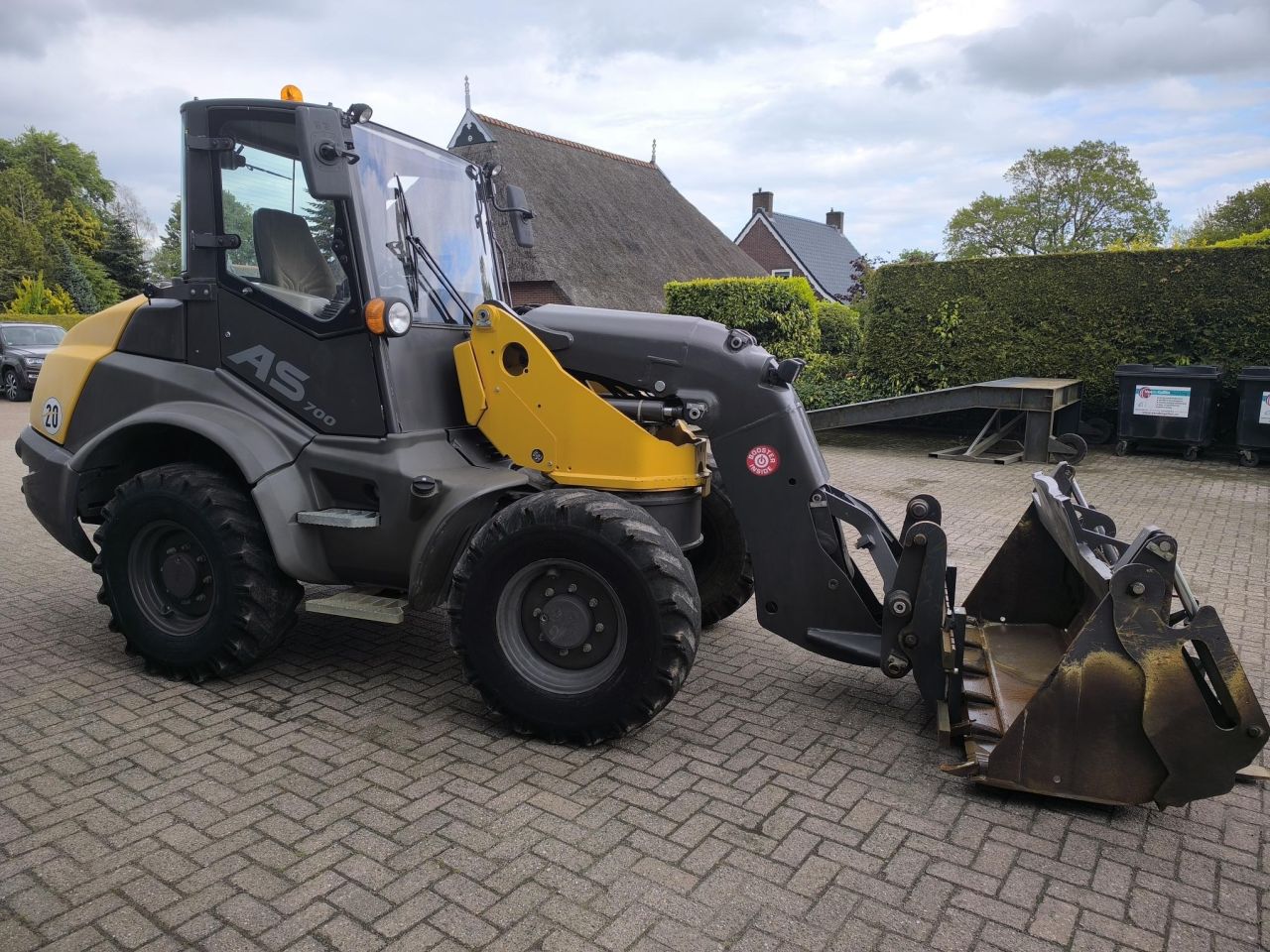 MECALAC AS700