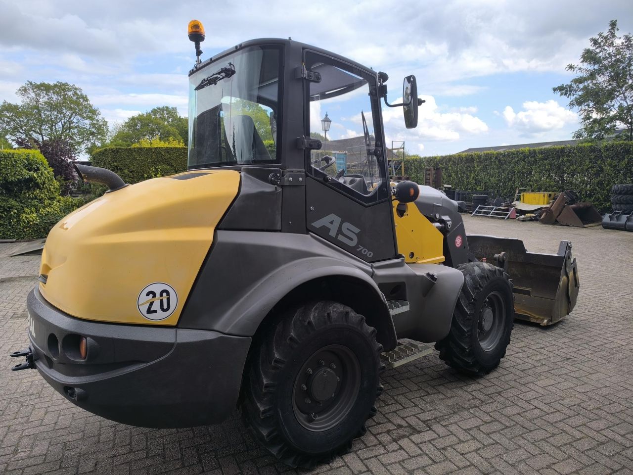 MECALAC AS700