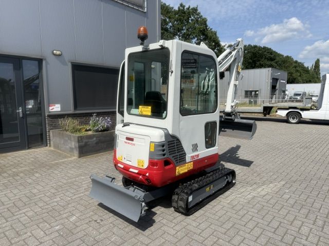 Takeuchi TB219 bj21 2T Minigraver Minikraan CAT KUBOTA ZGST