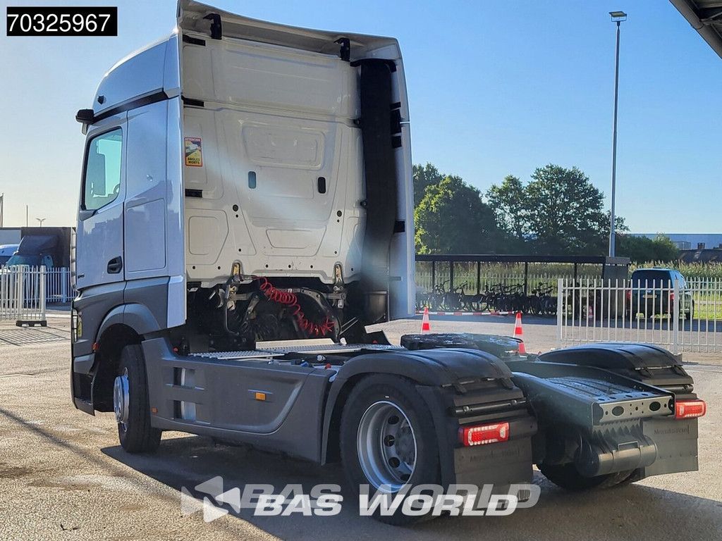 Mercedes Actros 1845 4X2 BigSpace Retarder 2x Tanks Standklima Navi