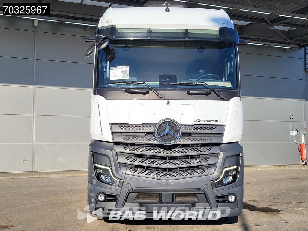 Mercedes Actros 1845 4X2 BigSpace Retarder 2x Tanks Standklima Navi