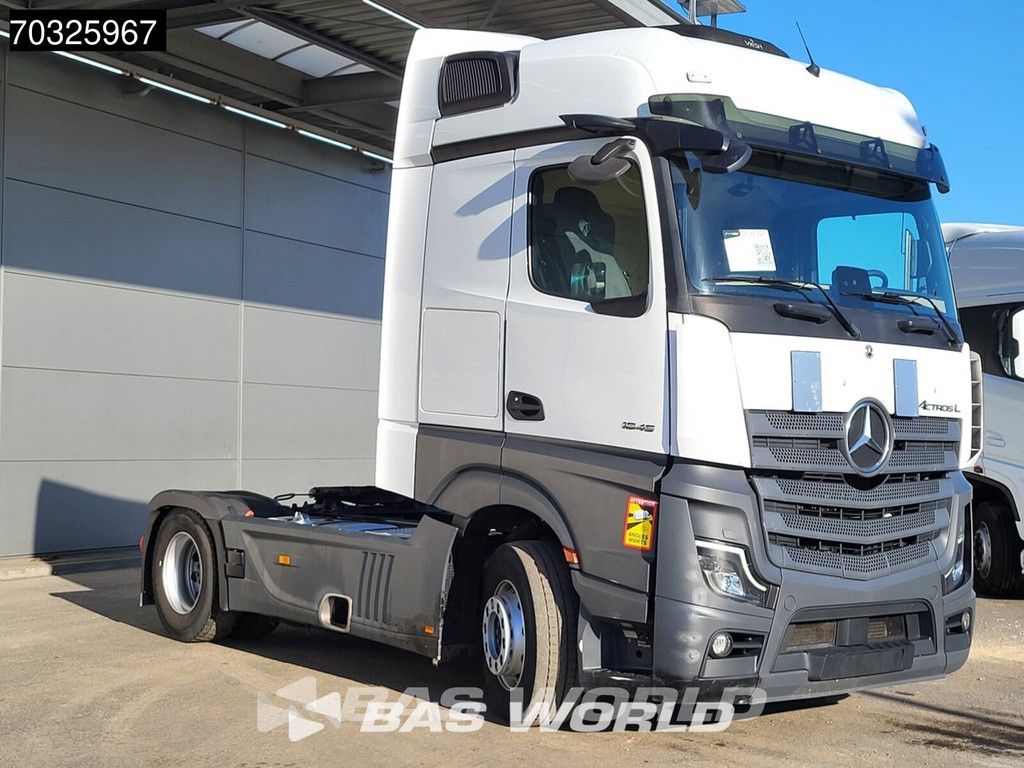 Mercedes Actros 1845 4X2 BigSpace Retarder 2x Tanks Standklima Navi