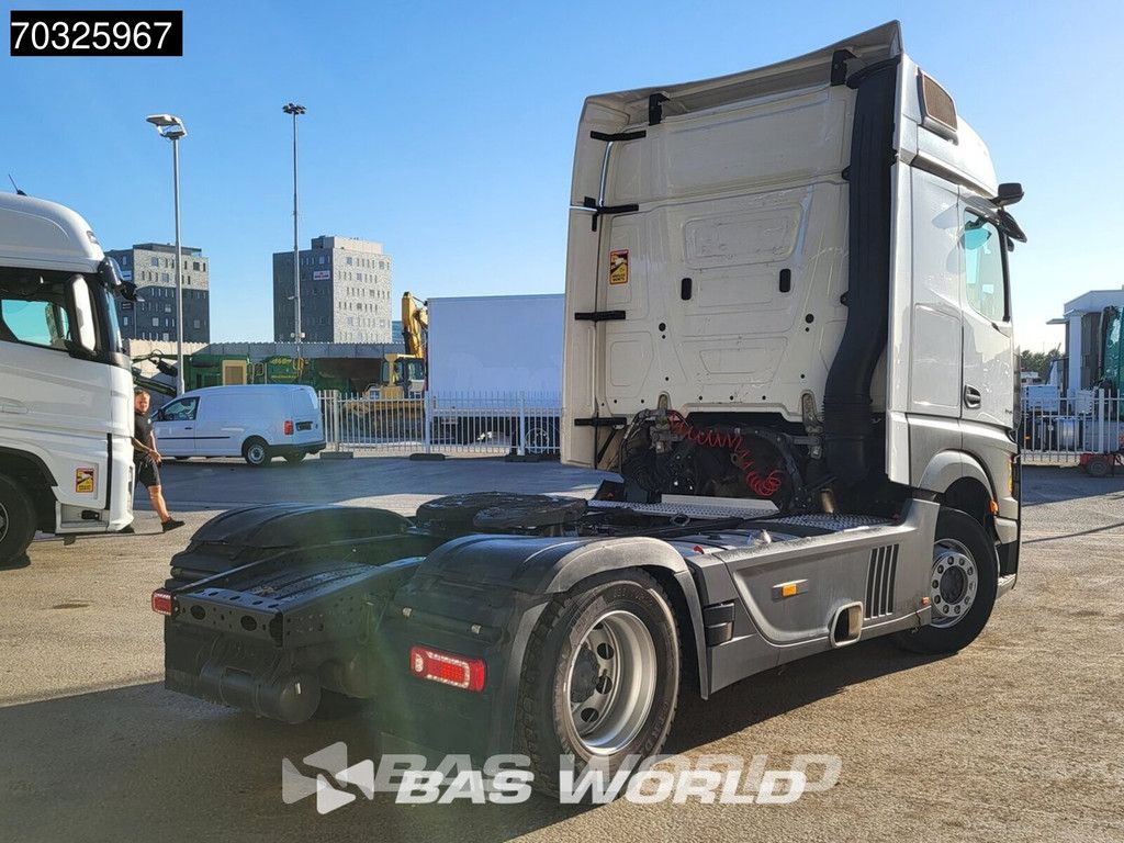 Mercedes Actros 1845 4X2 BigSpace Retarder 2x Tanks Standklima Navi