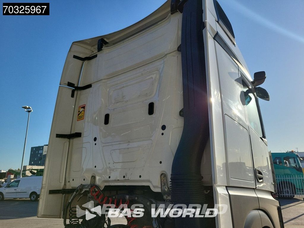 Mercedes Actros 1845 4X2 BigSpace Retarder 2x Tanks Standklima Navi
