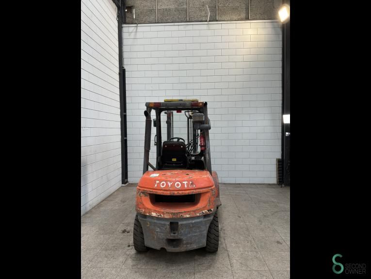 Gabelstapler Diesel Toyota 02-7 FDF 30 2000