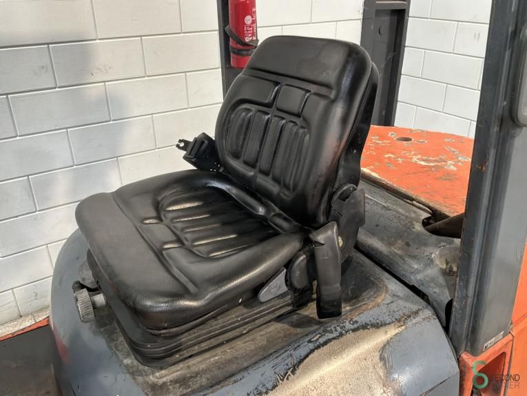 Gabelstapler Diesel Toyota 02-7 FDF 30 2000