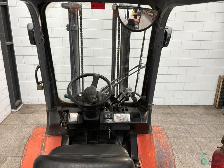 Gabelstapler Diesel Toyota 02-7 FDF 30 2000