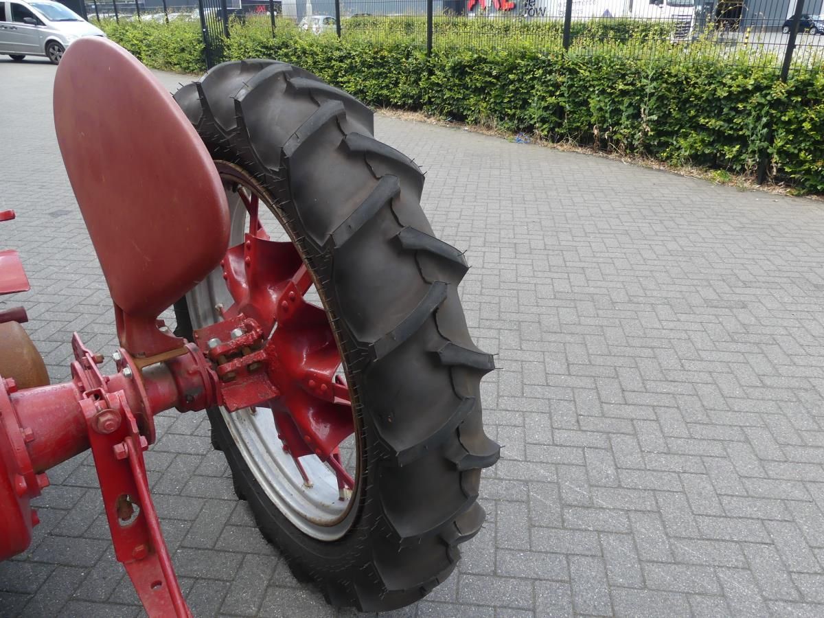 Farmall F 12