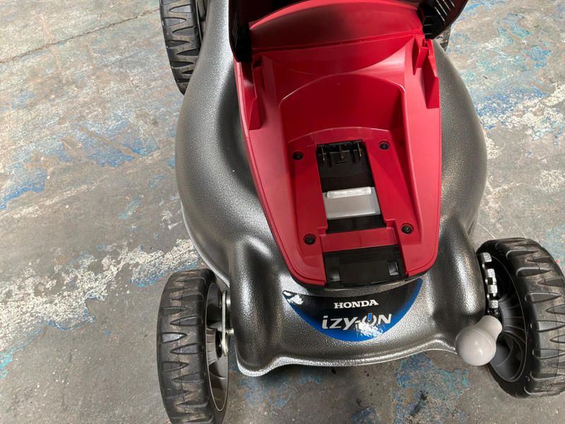 2020 Honda HRG416 XB Cordless Lawn Mower (Unused)