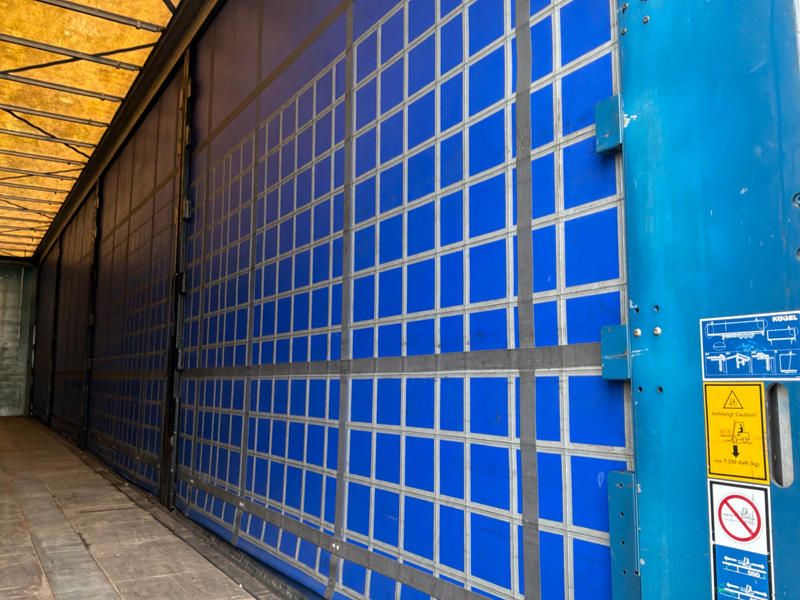 2017 Kögel Mega S-24-1 Curtainsider Trailer