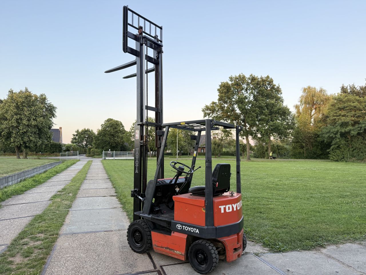 Toyota 1000KG elektrische heftruck - nieuw accupakket !