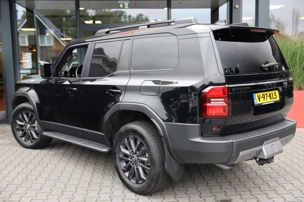 Toyota Landcruiser 250 2.8 D-4D 5DRS PROFESSIONAL A/T VAN