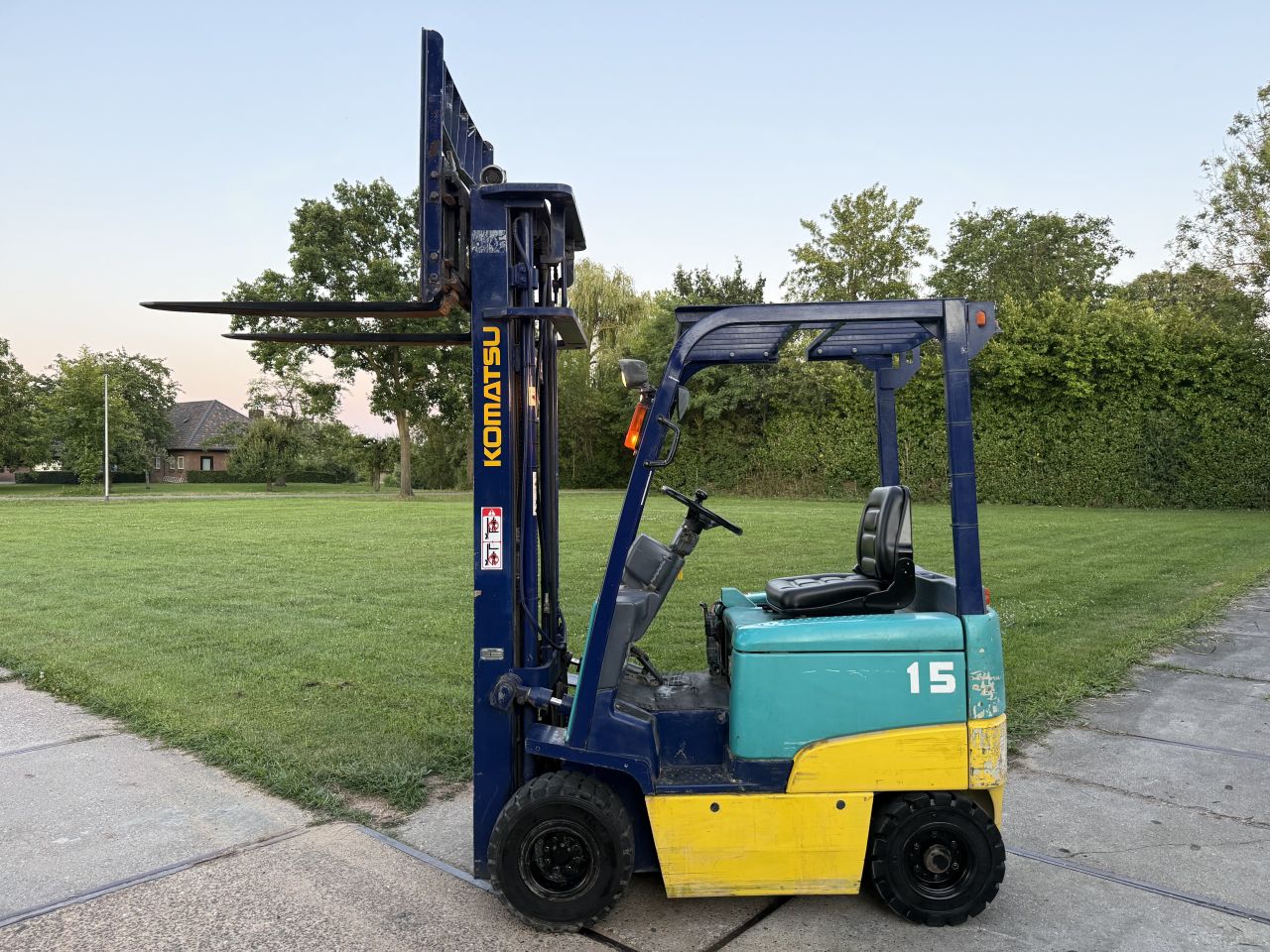 Komatsu 1500KG elektrisch 3-delige 600CM freelift Sideshift