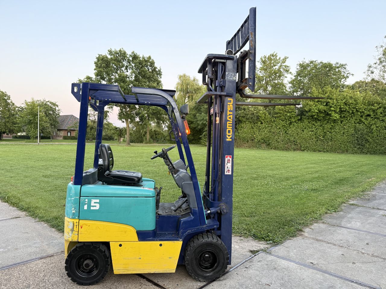 Komatsu 1500KG elektrisch 3-delige 600CM freelift Sideshift