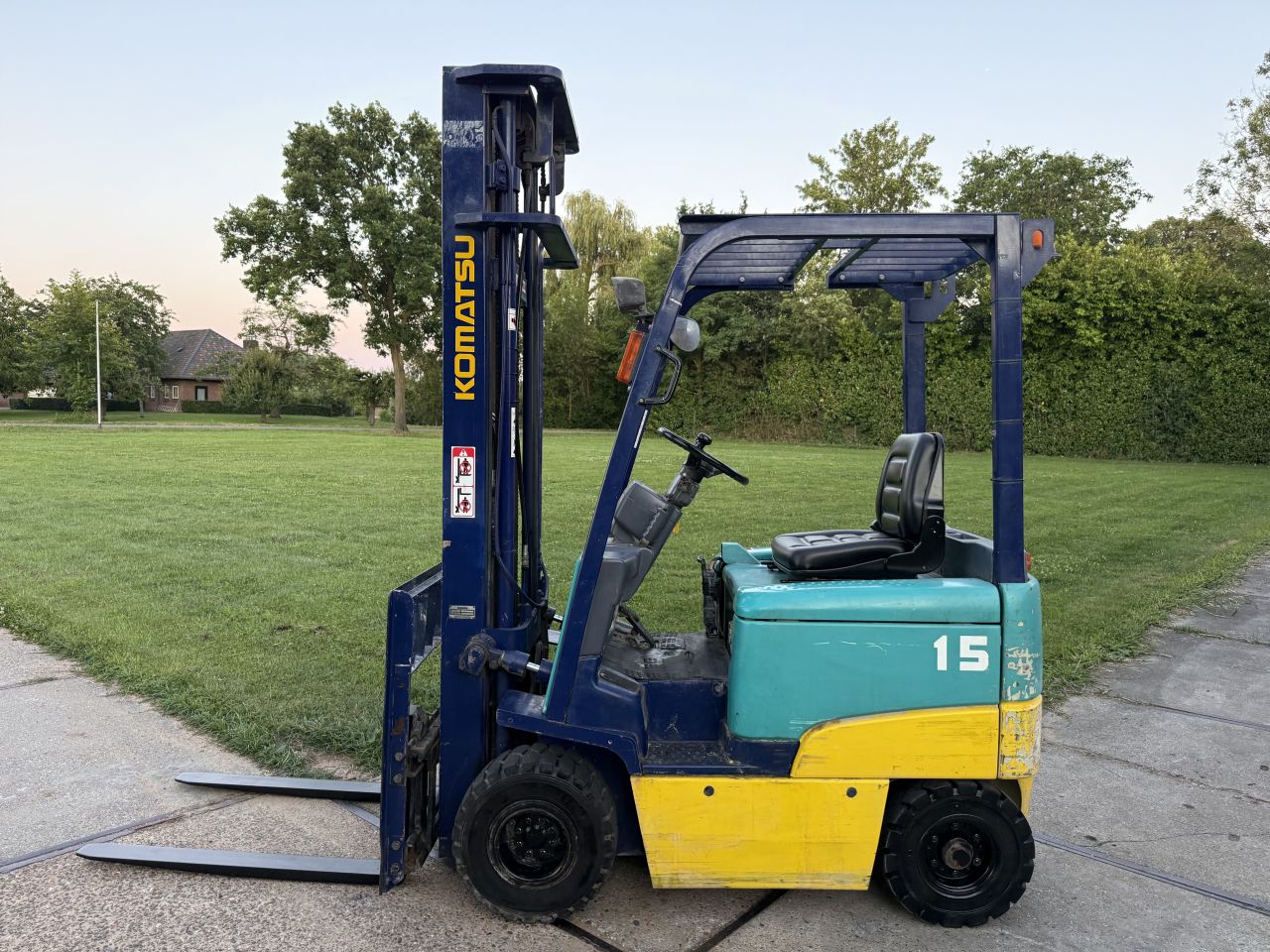 Komatsu 1500KG elektrisch 3-delige 600CM freelift Sideshift