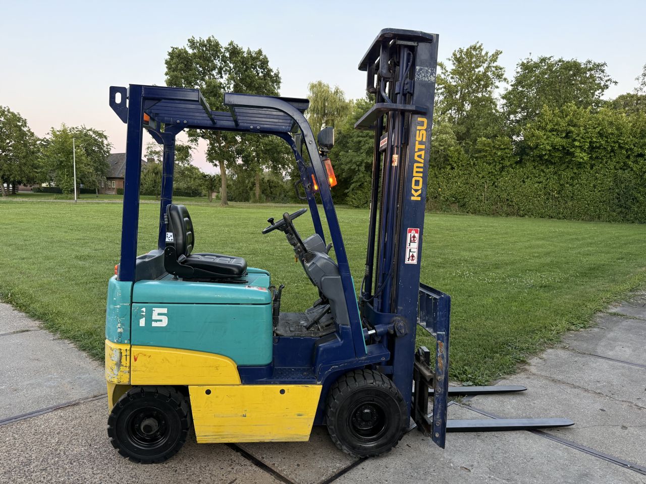 Komatsu 1500KG elektrisch 3-delige 600CM freelift Sideshift