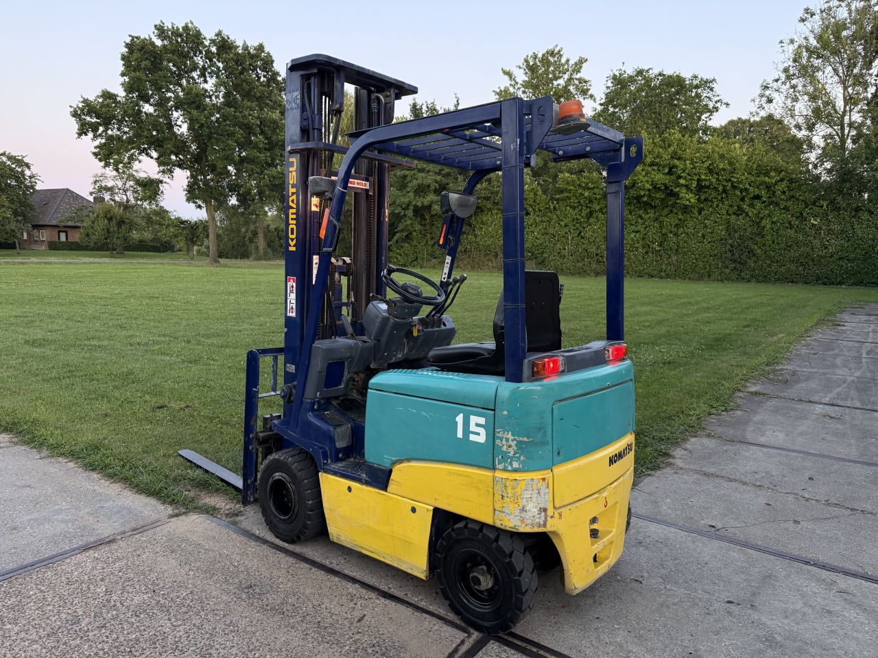 Komatsu 1500KG elektrisch 3-delige 600CM freelift Sideshift