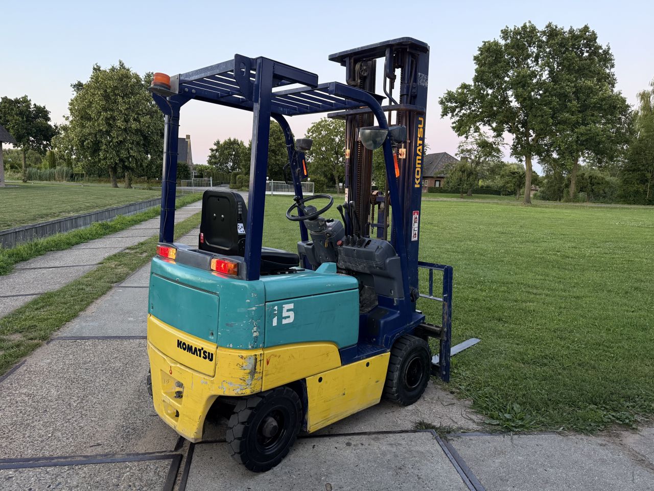 Komatsu 1500KG elektrisch 3-delige 600CM freelift Sideshift