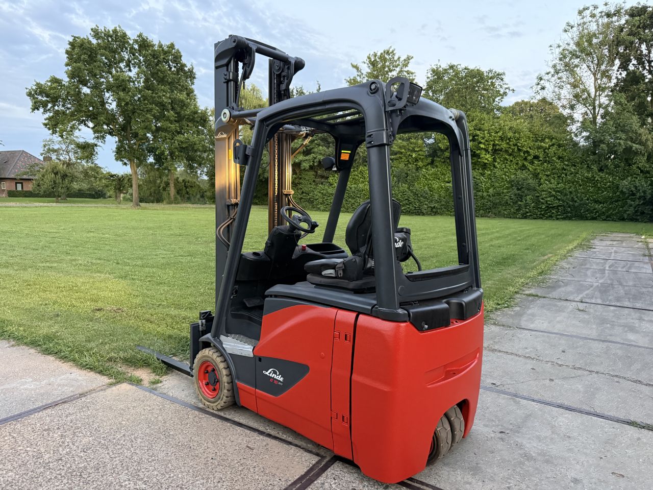 Linde 1600KG elektrische heftruck - 4 ventielen - gekeurd