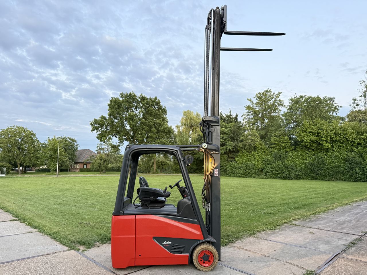Linde 1600KG elektrische heftruck - 4 ventielen - gekeurd