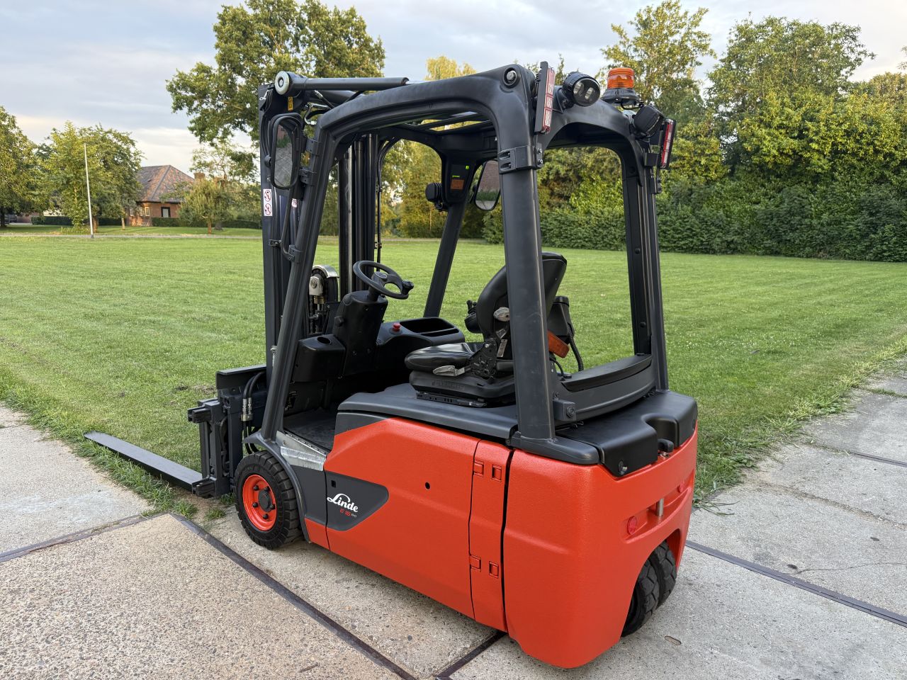Linde 1600KG 2018 triplex freelift Sideshift vorkversteller