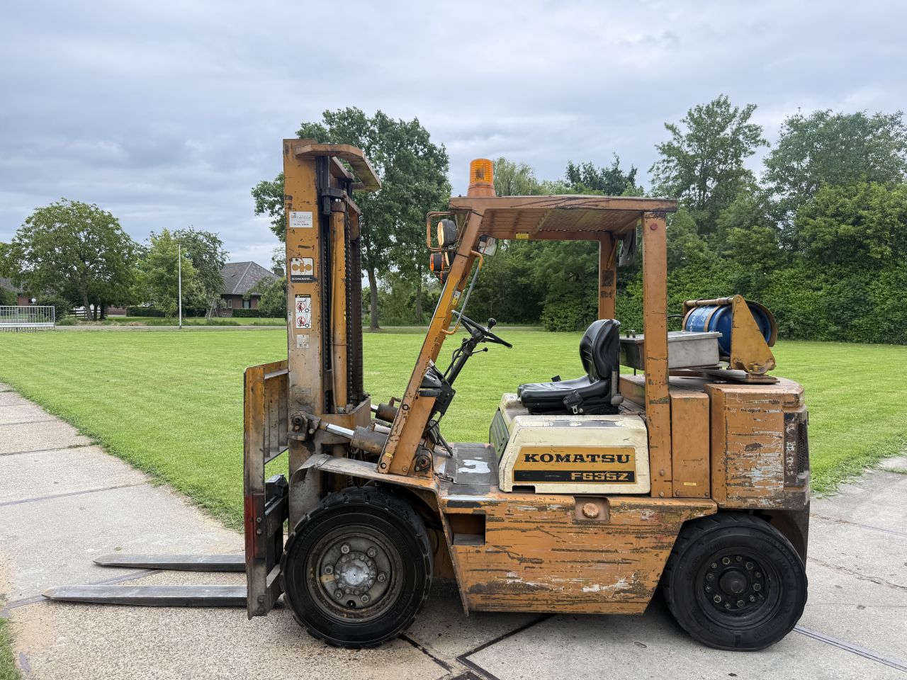 Komatsu 3.5 tonner lpg heftruck - nieuwe keuring