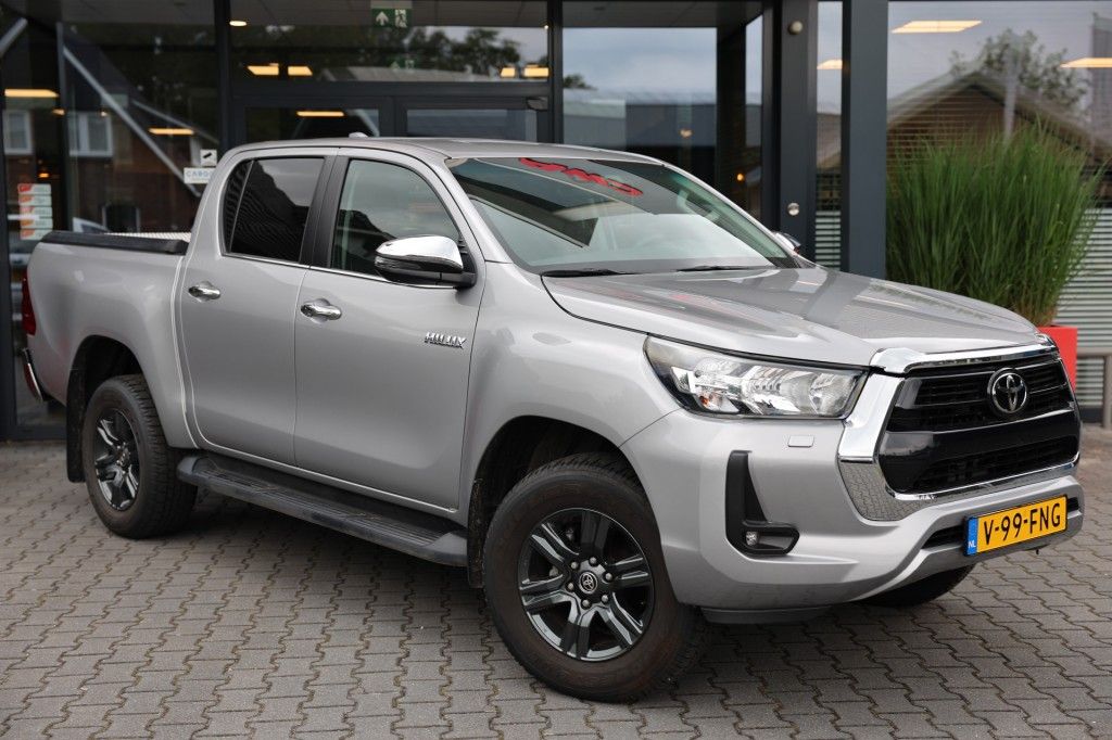 Toyota Hilux 2.4 D-4D DUBBEL CABIN PROFESSIONAL A/T 2 ZITS 4WD VAN