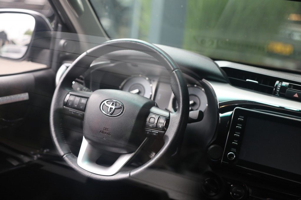 Toyota Hilux 2.4 D-4D DUBBEL CABIN PROFESSIONAL A/T 2 ZITS 4WD VAN