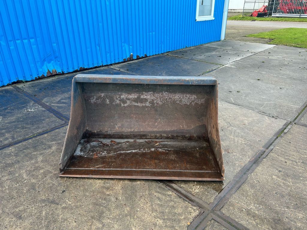 Grondbak met compacttoolcarrier JCB