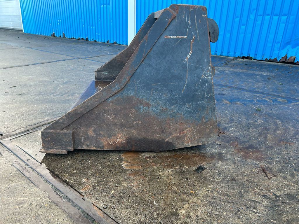 Grondbak met compacttoolcarrier JCB