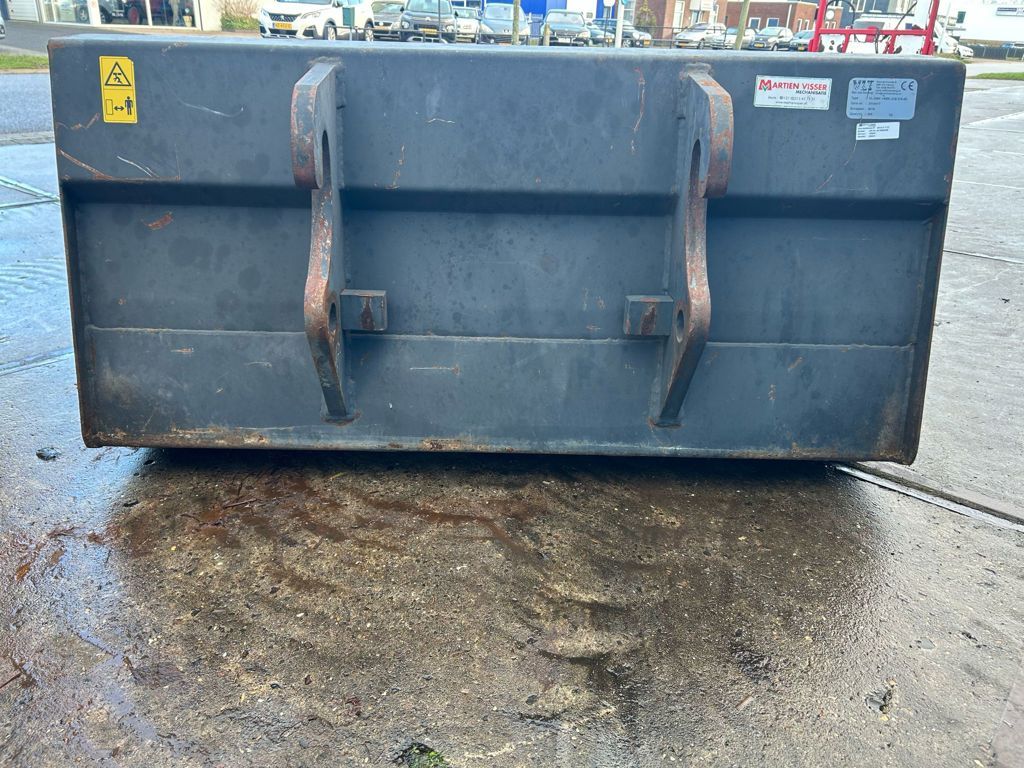 Grondbak met compacttoolcarrier JCB