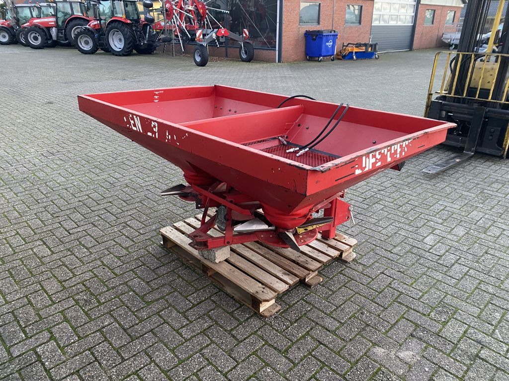 Lely KUNSTMESTSTROOIER MET CENTERMATIC I