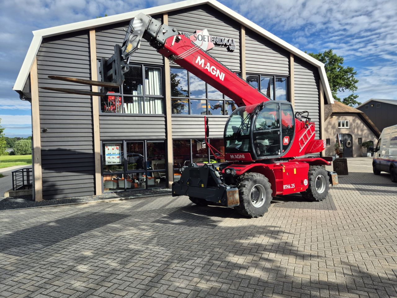 MAGNI RTH 6.25 roterende verreiker met hefhoogte tot 25 m