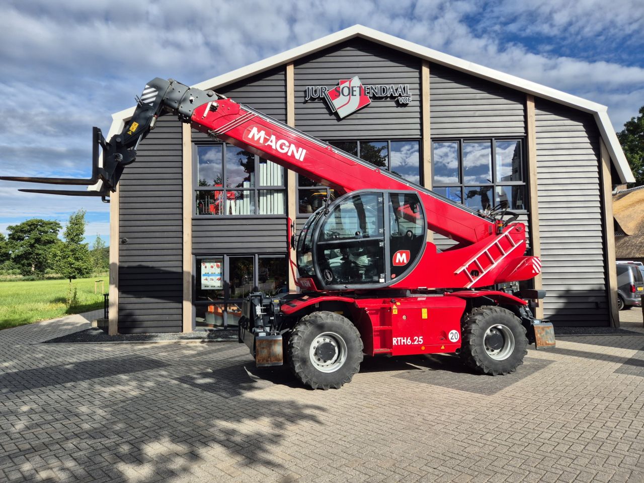 MAGNI RTH 6.25 roterende verreiker met hefhoogte tot 25 m
