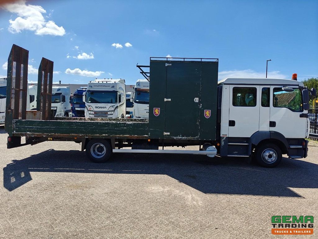 MAN TGL 12.210 4x2 DOKA Euro4 - OpenLaadBak + HydraulischeRampen - Handgeschakeld - 6 ZitPlaatsen